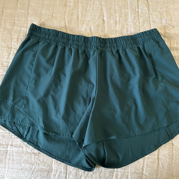 CALIA Mid Rise Infinity Run Short - Picture 2 of 4